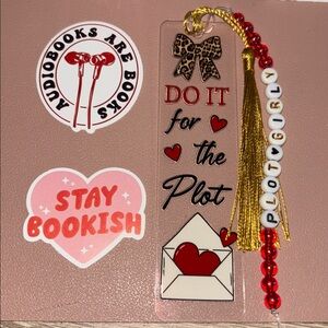 Book lover bookmark handcrafted by me 🎀